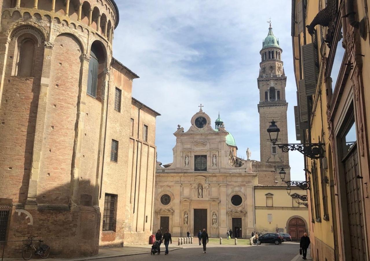 Apartamento Luxury 6 Al Duomo Di Parma Exterior foto